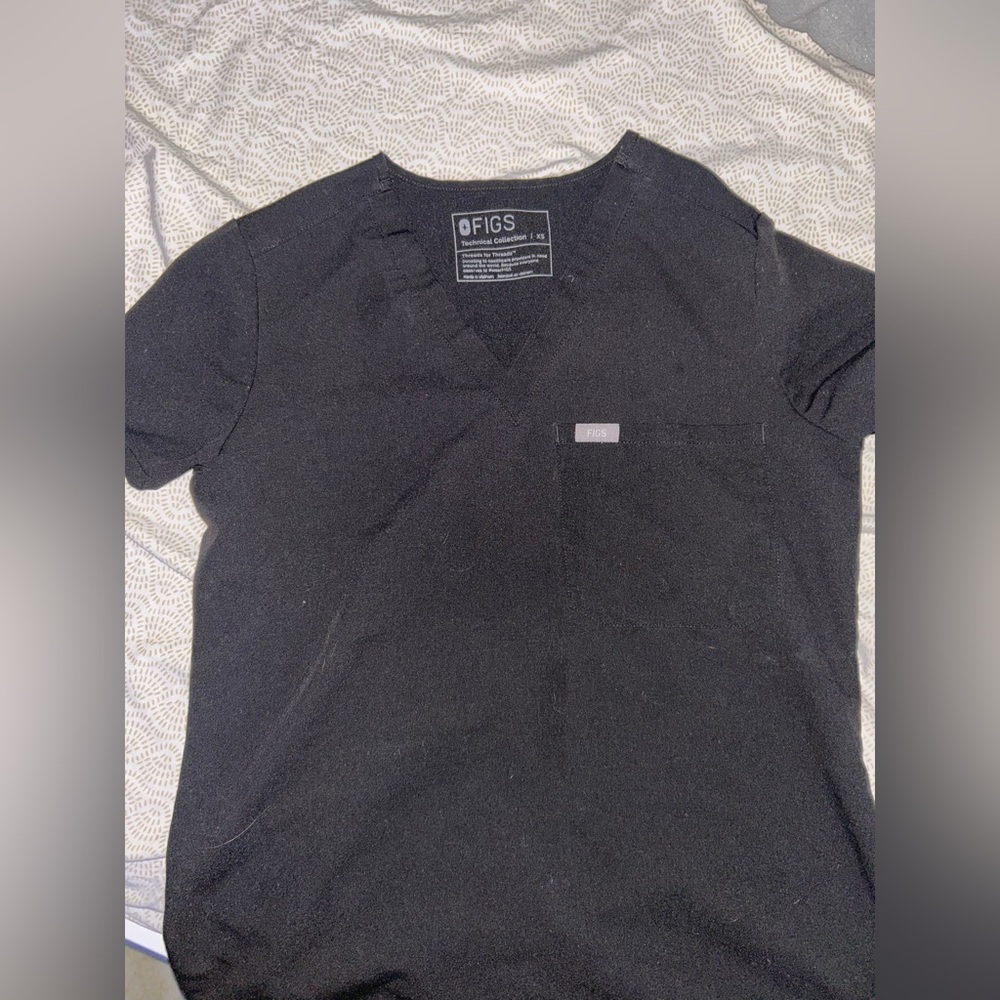 Figs black scrub top